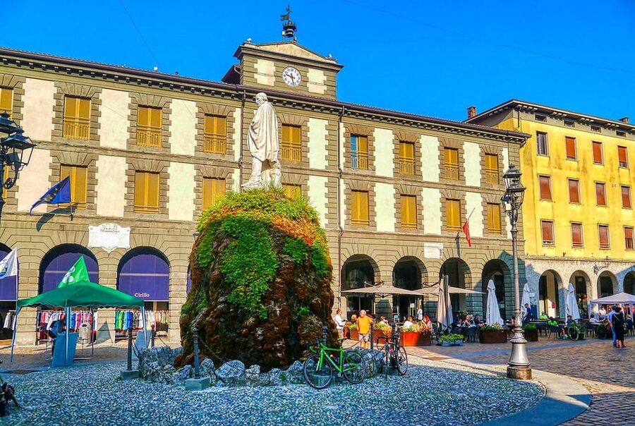 From Naples: bus city tour small group - A fast introduction to Naples by minibus