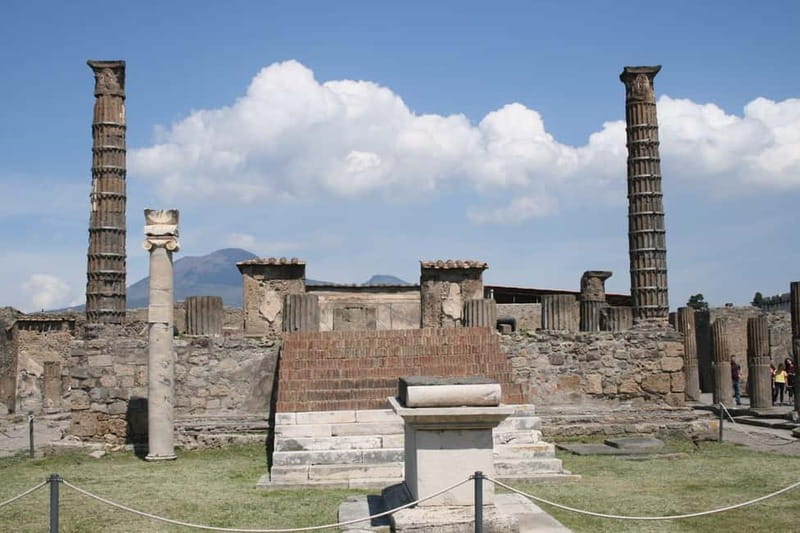 From Naples: Pompeii and Vesuvius by Bus - FAQ