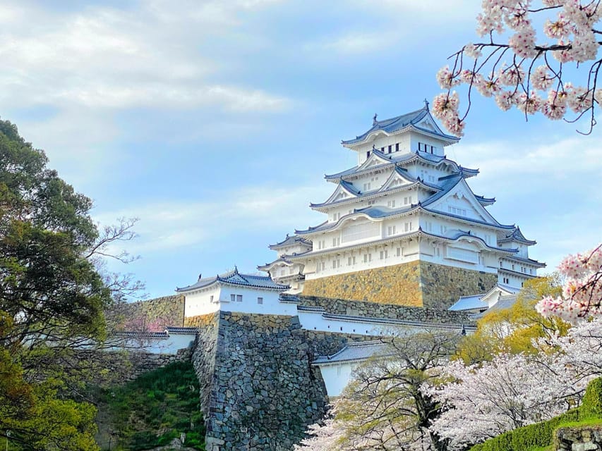 From Osaka: Himeji Castle, Arima Onsen & Mt. Rokko Day Tour - Koko-en gives you a quieter hour