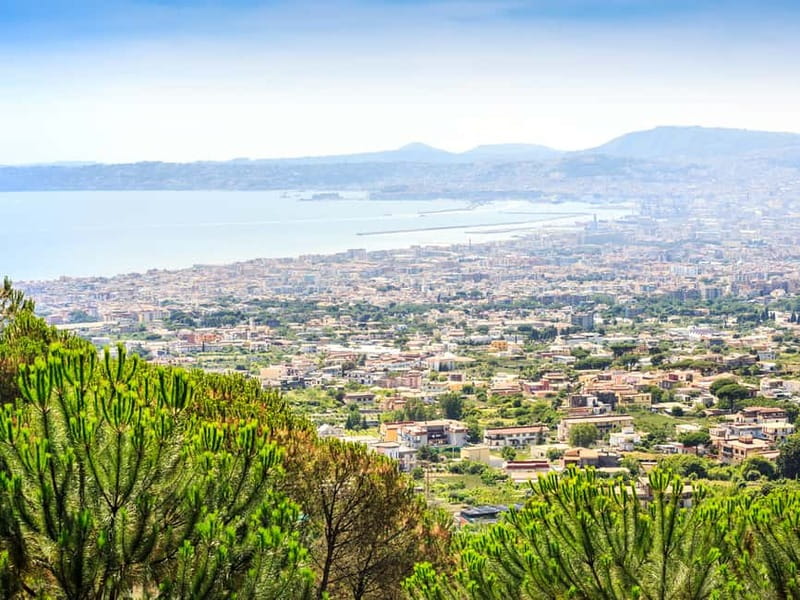 From Pompeii: Mount Vesuvius Hike & Tour by Bus - Seeing the crater and the Bay of Naples