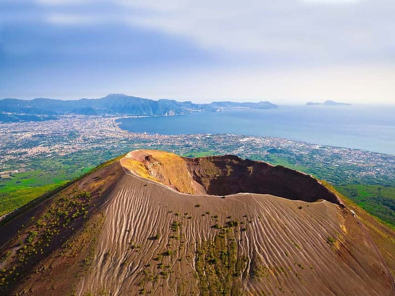 From Pompeii: Mount Vesuvius Hike & Tour by Bus - Making 90 minutes work on the mountain