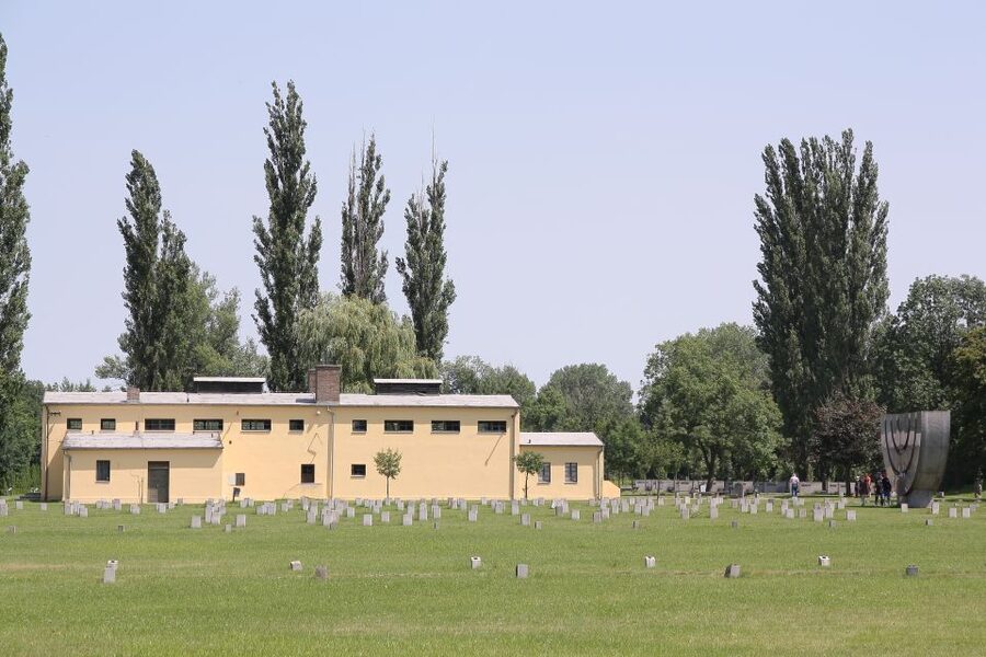 From Prague: All-inclusive Bus Tour to Terezin Memorial - Key points to know before you go