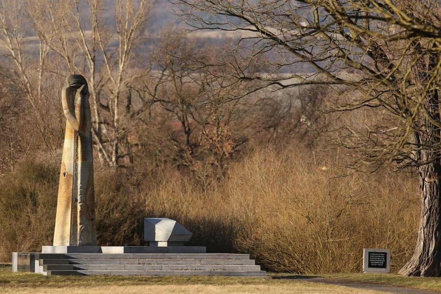 From Prague: All-inclusive Bus Tour to Terezin Memorial - The Small Fortress and its prison history