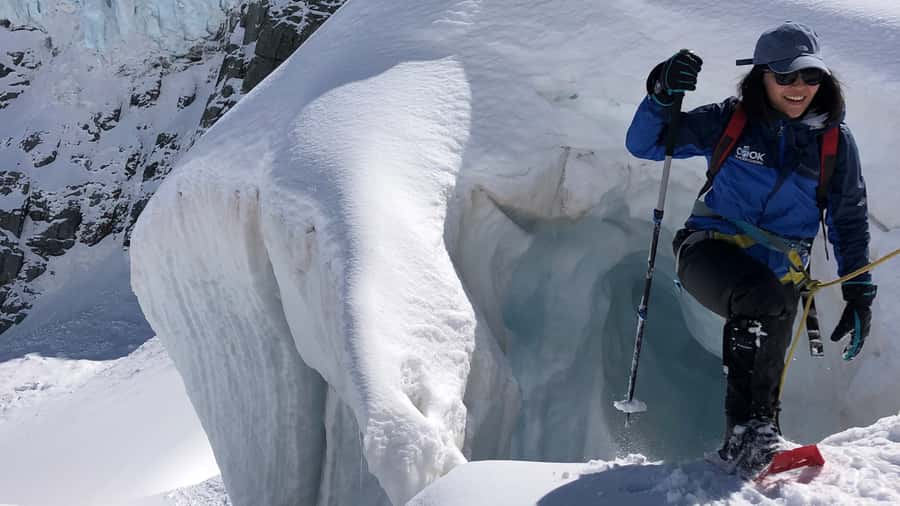 From Queenstown: Mount Cook Heli-Hike and Bus Tour Combo - A glacier day that starts on the road