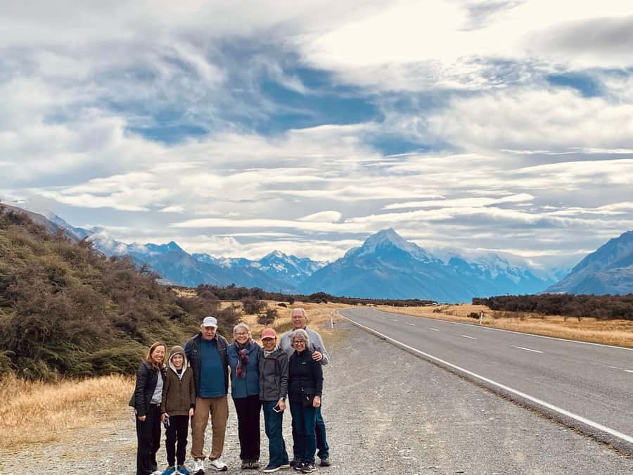 From Queenstown: Mount Cook Heli-Hike and Bus Tour Combo - Kawarau Gorge and Central Otago on the way north