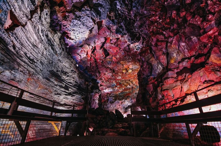 From Reykjavik: Raufarhólshellir Lava Tunnel by Bus - Why Raufarhólshellir feels different from a regular cave visit