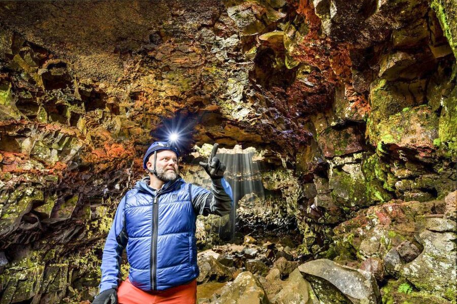 From Reykjavik: Raufarhólshellir Lava Tunnel by Bus - The one-hour walk through the tube