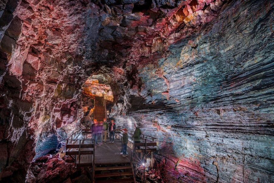 From Reykjavik: Raufarhólshellir Lava Tunnel by Bus - How difficult is the walk?