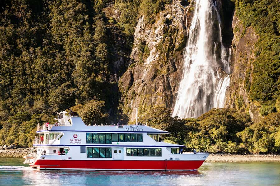 From Te Anau: Milford Sound Cruise & Glass-Roof Coach Tour - Eglinton Valley and the first Fiordland views