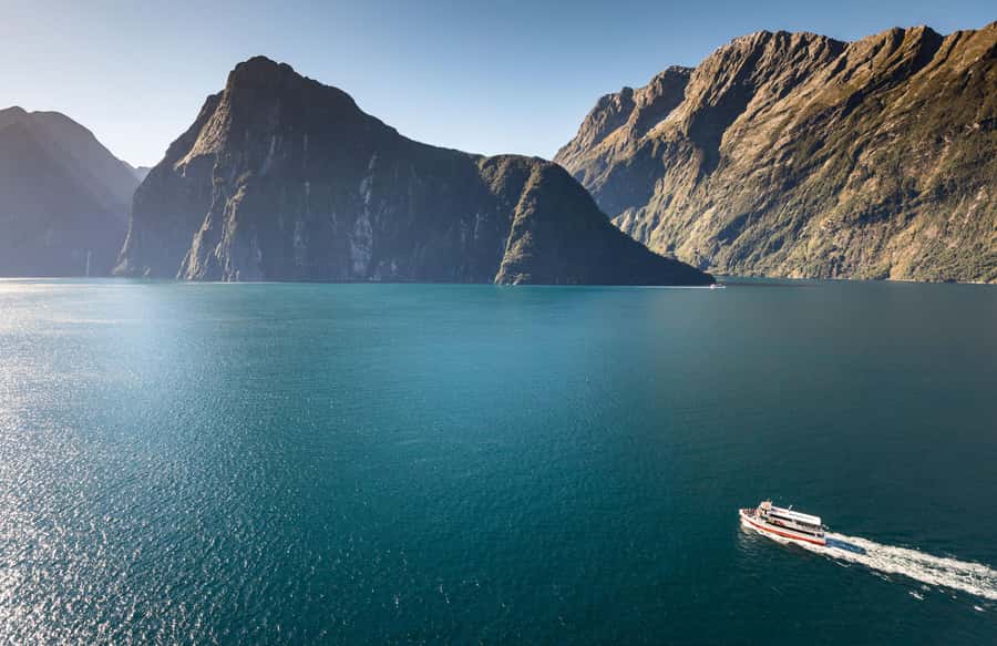 From Te Anau: Milford Sound Premium Bus Tour and Cruise - How the 7.5-hour day feels in practice