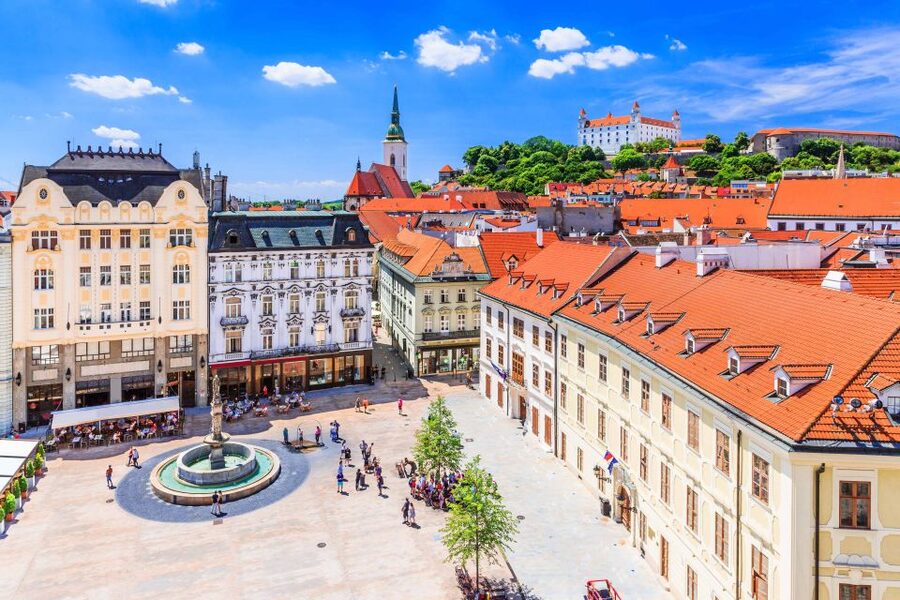 From Vienna: Roundtrip Bus to Bratislava with Walking Tour - The ride into Slovakia