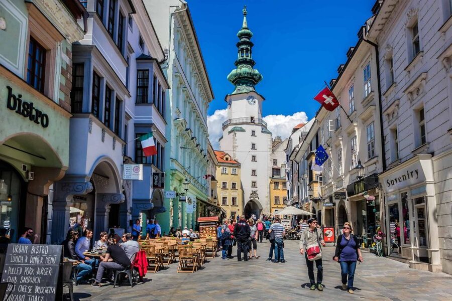 From Vienna: Roundtrip Bus to Bratislava with Walking Tour - Starting at Vienna Main Train Station