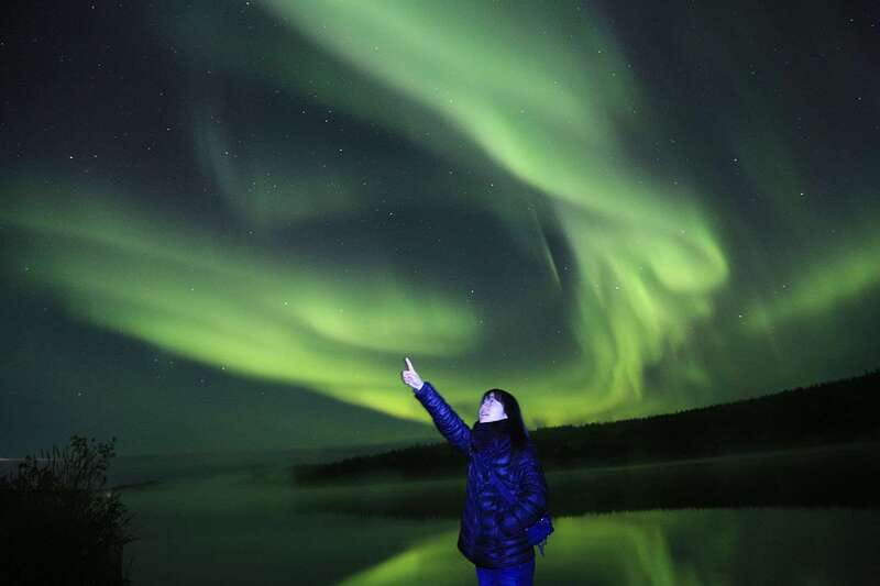 From Yellowknife: Northern Lights Bus Tour with Photos - Key points to know before you book