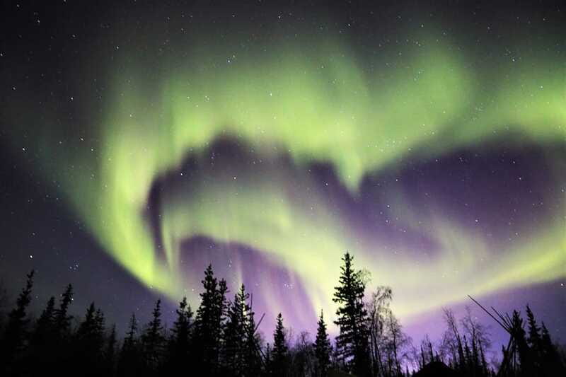 From Yellowknife: Northern Lights Bus Tour with Photos - Cold-weather comfort and the real difficulty level