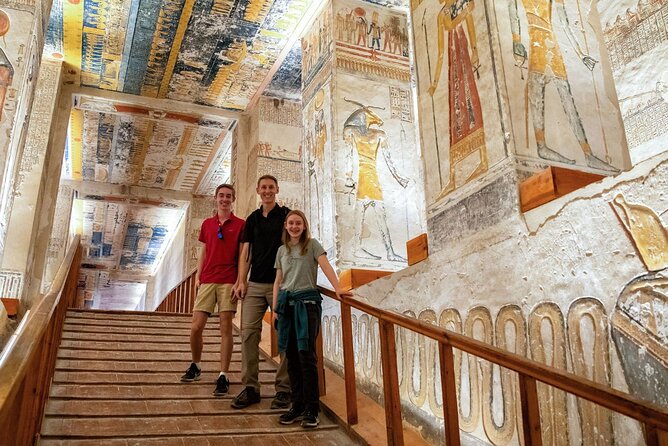 Full-Day Super Luxor Valley of Kings Tour from Hurghada by Bus - Lunch comes before the Nile crossing