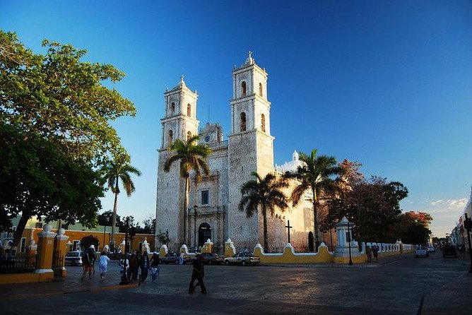 Full-Day Tour Chichen Itza, Valladolid and Cenote open bar in bus - What the bus package really includes