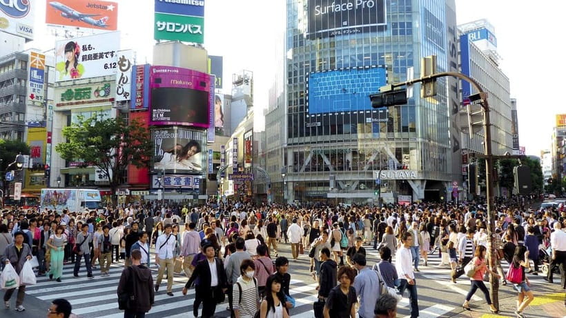Full Tokyo: Meiji Shrine, Imperial Palace, Asakusa & Skytree - The Imperial Palace photo stop