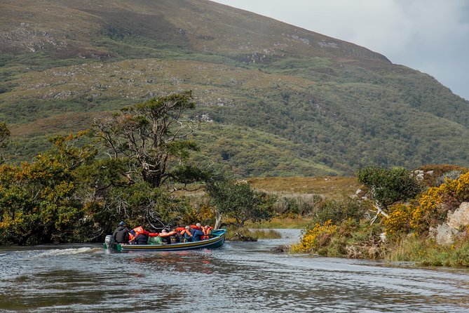 Gap of Dunloe Tour (Boat & Bus) - The 90-minute boat route through Killarney National Park