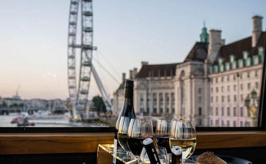 Gastronomic 6-course fine-dining dinner on Luxury London Bus - Big Ben, Westminster, and the London Eye