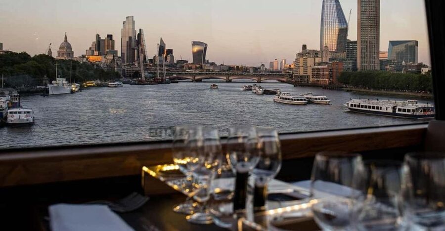 Gastronomic 6-course fine-dining dinner on Luxury London Bus - From Victoria Embankment to the London skyline