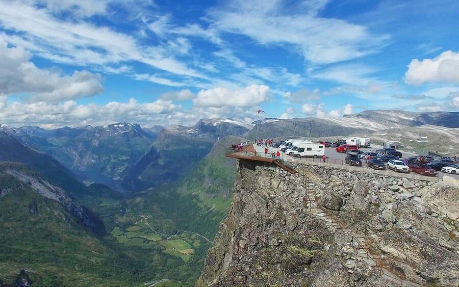 Geiranger: Panorama Bus Tours 1,5/2hr (Highlights viewpoint) - The two-hour climb to Dalsnibba Skywalk