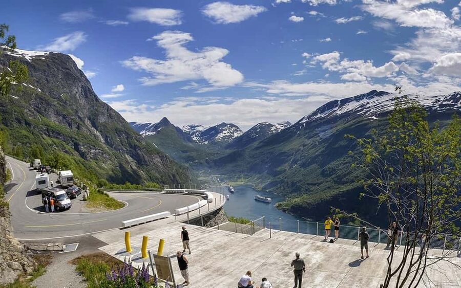 Geiranger: Panorama Bus Tours 1,5/2hr (Highlights viewpoint) - Who should choose each option?