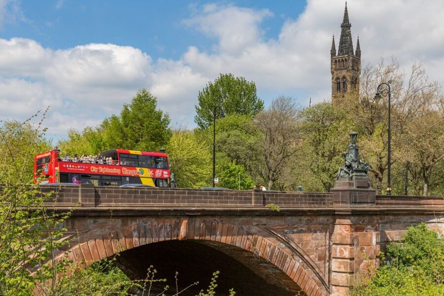 Glasgow: City Sightseeing Hop-On Hop-Off Bus Tour - Kelvingrove, the university, and Byres Road