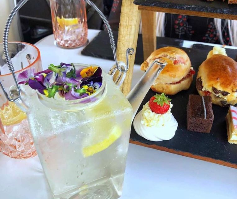 Glasgow: Vintage Bus Tour with Afternoon Tea or Gin - Key points to know before booking