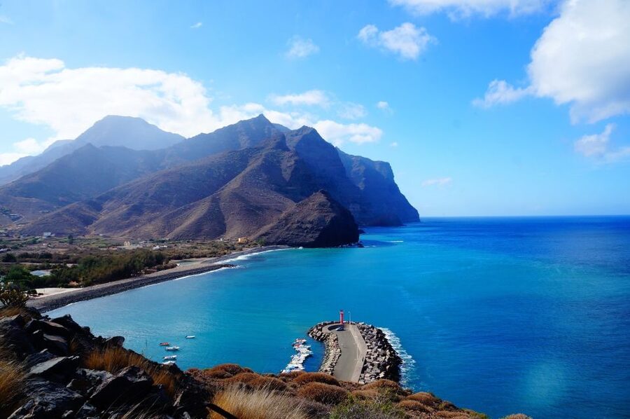 Gran Canaria: Full-Day Island Sightseeing Coach Tour - Las Canteras Beach puts you back in the city