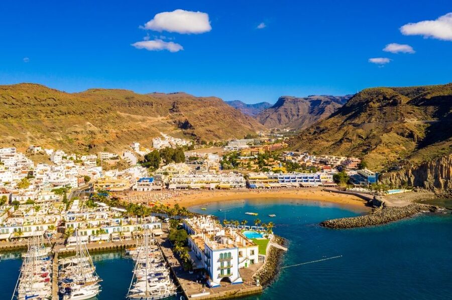 Gran Canaria: Full-Day Island Sightseeing Coach Tour - Puerto de Mogán starts the day beside the water