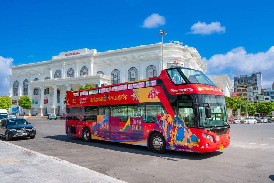 Ha Long: City Sightseeing Hop-On Hop-Off Bus Tour - Stops 2 and 4: Ha Long Market and Vincom Ha Long