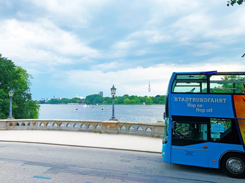 Hamburg: Hop-On Hop-Off Bus Tour Family Ticket - HafenCity and the brick warehouses