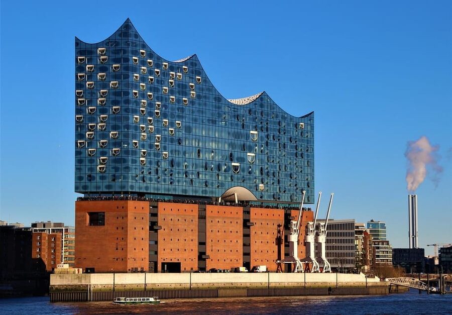 Hamburg: Hop-On Hop-Off Bus Tour Yellow Double Decker - Outer Alster: a welcome change of pace