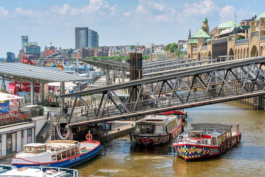 Hamburg: Hop on Hop off city tour and 1 hour harbor tour - Elbphilharmonie and the harbor edge