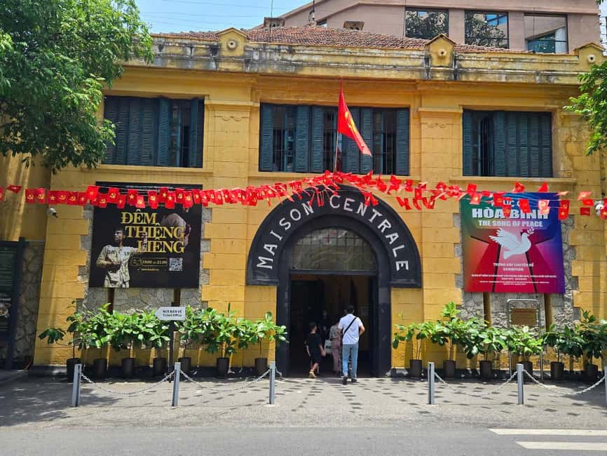 Hanoi City Tour: Bat Trang, Train Street, Lunch & Luxury Bus - The Half-Day Choice
