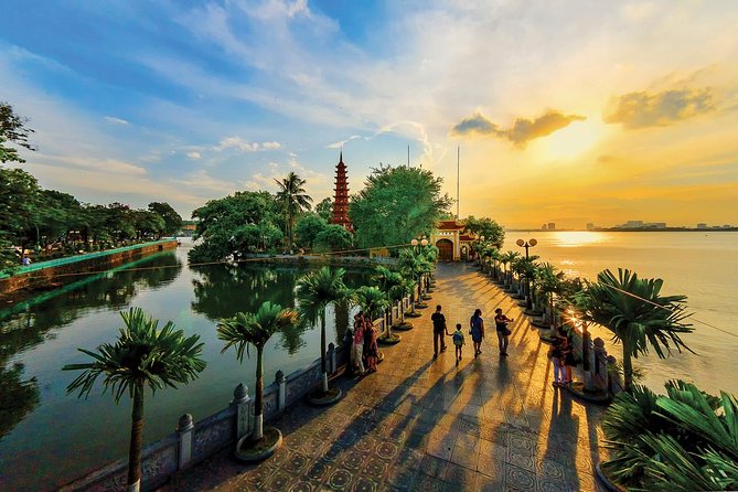 Hanoi Exclusive Craft Beer Bus: Cultural Sightseeing City Tour - Train Street brings Hanoi close