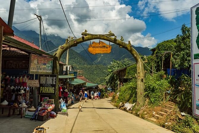 Hanoi to Fansipan Peak 2-Day Bus Tour plus Lodging, Meals, and Pickup - Lunch, return bus, and a tight finish