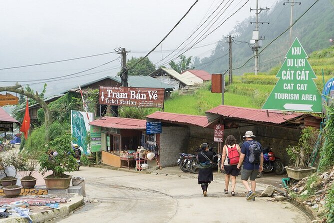 Hanoi to Fansipan Peak 2-Day Bus Tour plus Lodging, Meals, and Pickup - The guide and the human side of the trip