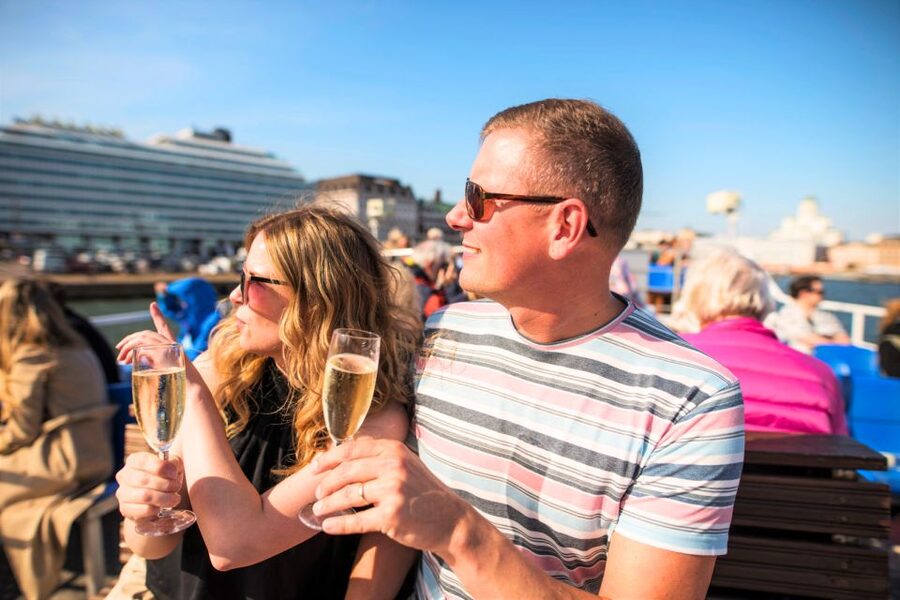 Helsinki: Hop-On Hop-Off Bus and Sightseeing Boat Tour - Choosing your bus stops without rushing