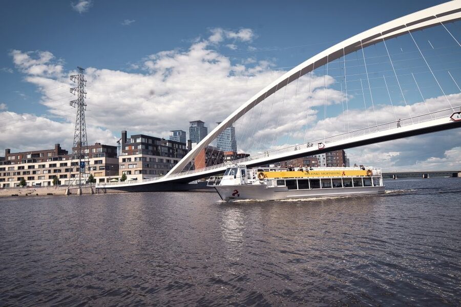 Helsinki: Hop-On Hop-Off Bus Tour & City Highlights Cruise - Start at the harbor for Helsinki’s watery side