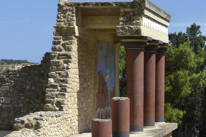 Heraklion Hop-On Hop-Off Bus Tour - What this Heraklion bus tour is really good at