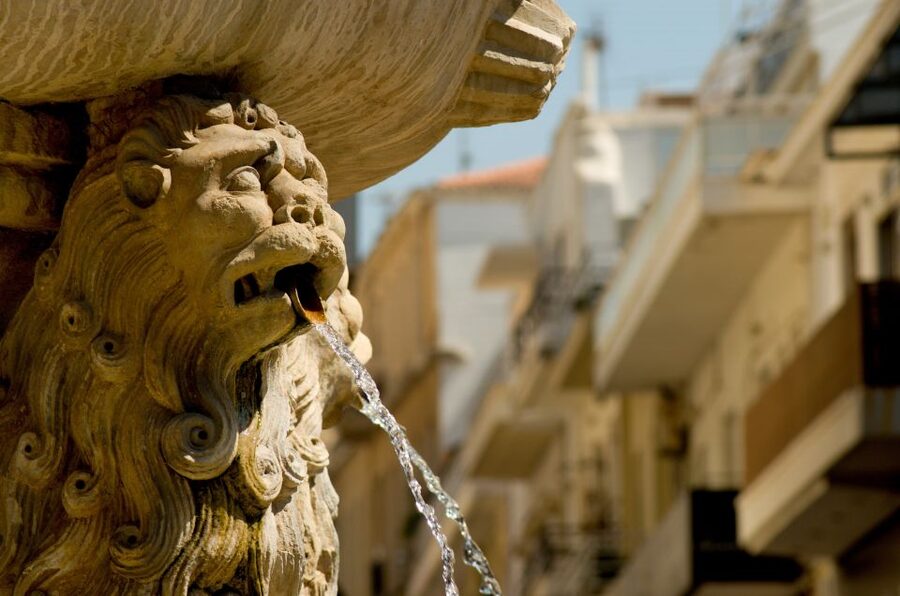 Heraklion: Hop-On Hop-Off Sightseeing Bus Tour - Reaching Knossos without arranging a separate ride