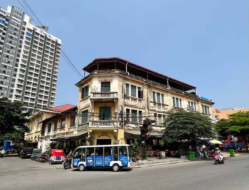 Heritage tour of Phnom Penh in electric bus - Why this bus tour is a smart first look at Phnom Penh
