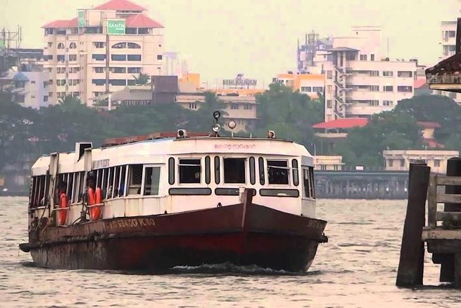Highlights of Cochin Group Tour by Local Ferry ,Tuc-Tuc ,Local Bus and Foot . - Why this four-hour route works in Kochi