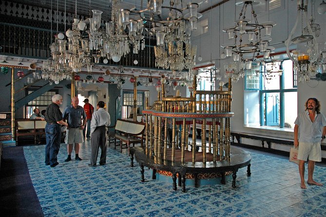 Highlights of Cochin Group Tour by Local Ferry ,Tuc-Tuc ,Local Bus and Foot . - St Francis Church and Santa Cruz Basilica