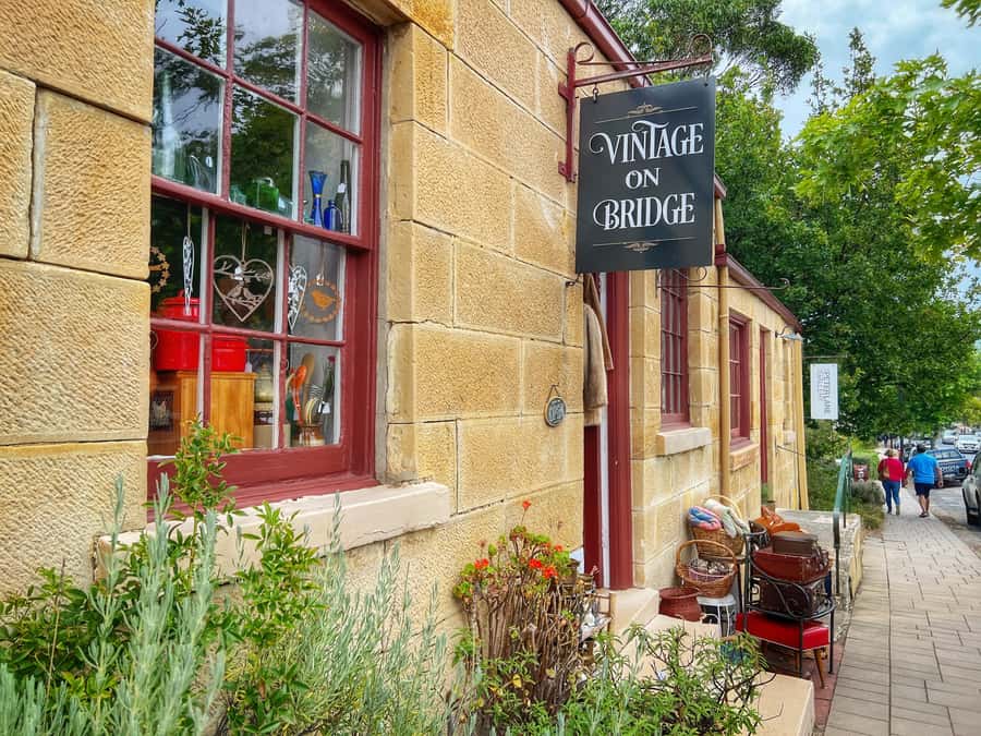 Historic Richmond Village Half-Day Coach Tour - Practical ways to use your 2 hours and 45 minutes