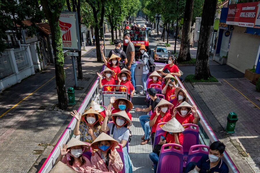 Ho Chi Minh City: Panoramic City Bus Tour - Ben Thanh Market and the city’s commercial heart