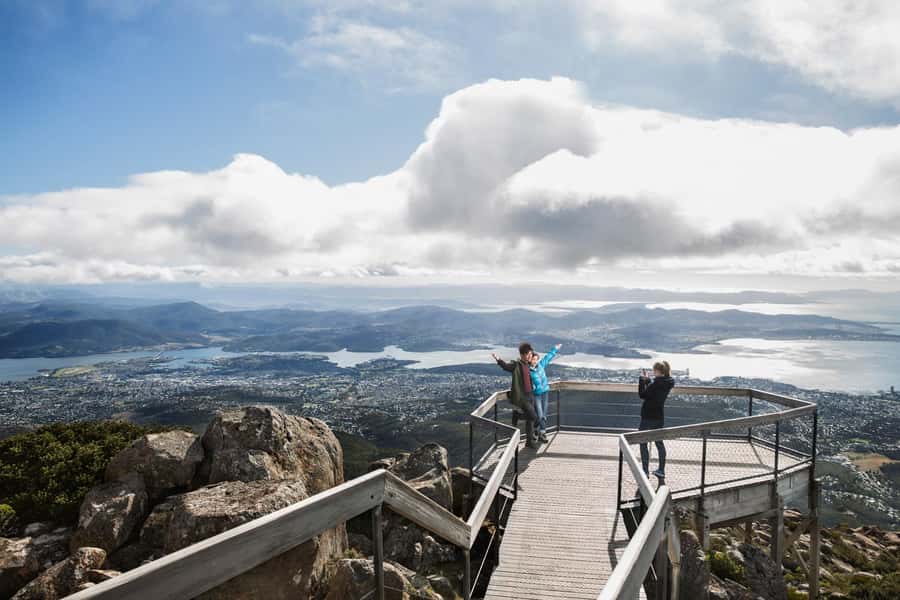 Hobart: Kunanyi/Mt Wellington Hop-on Hop-off Bus Pass - What to pack for a mountain that changes quickly
