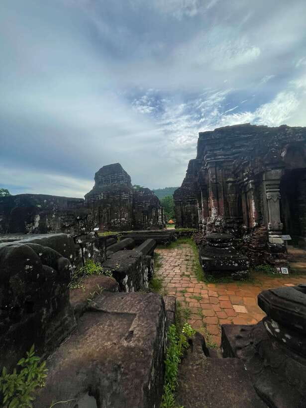Hoi An: My Son Ruins: Guide-Bus-Boat-Cultural Show-Lunch - Apsara and Shiva in Performance