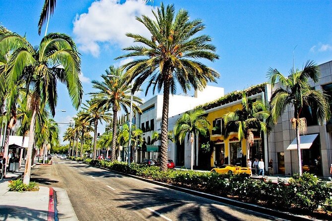 Hollywood Open Air Bus Tour: Celebrity Homes and Beverly Hills - Celebrity homes in Beverly Hills and 90210